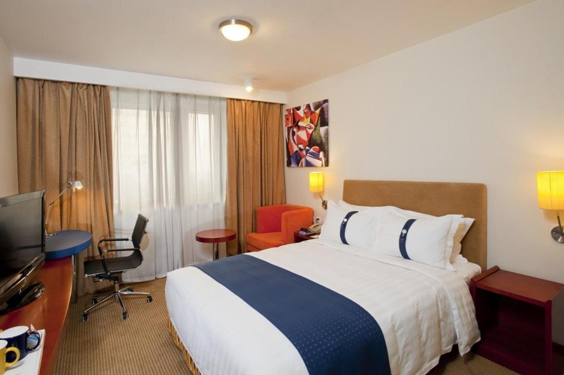 Holiday Inn Express Tianjin Dongli, An Ihg Hotel エクステリア 写真