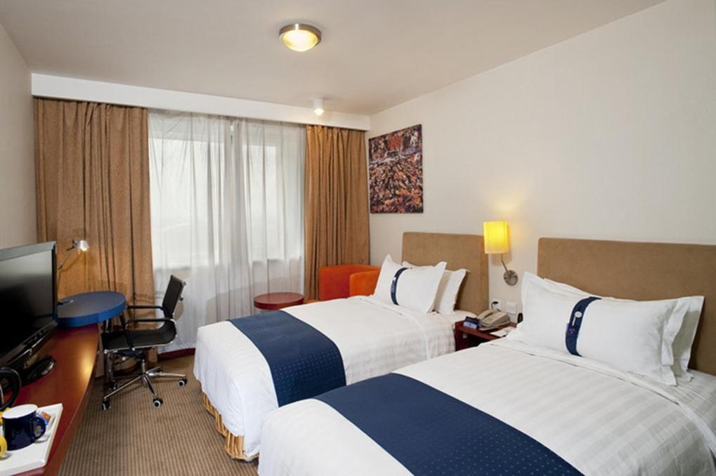 Holiday Inn Express Tianjin Dongli, An Ihg Hotel エクステリア 写真